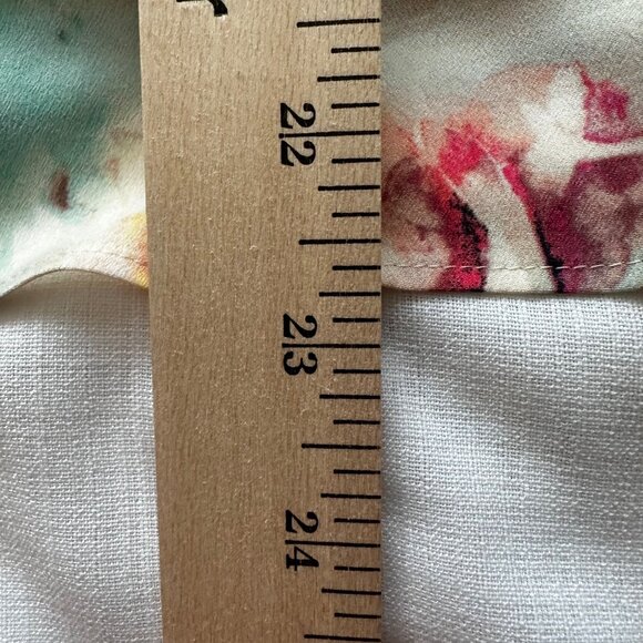 Colorful Sleeveless Blouse APT 9 Size XL Soft Fabric Watercolor Floral Pattern - Picture 4 of 7